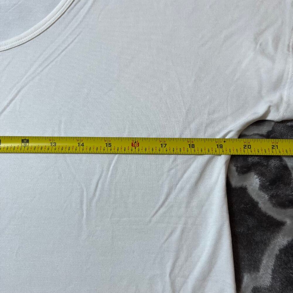 Lands End Plain White T Tee T-Shirt Womens Small S Staple Classic  Rounded Hem - Picture 4 of 6